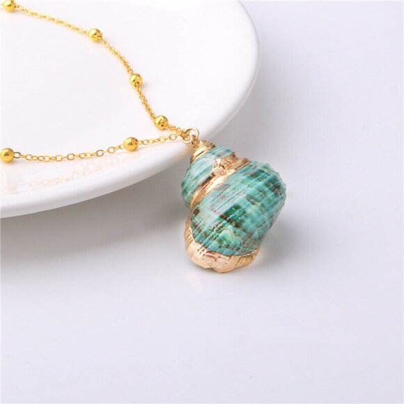 Green Turban Shell Pendant Necklace Gold Sea Nautical Mermaid Boho Jewelry - Picture 1 of 4